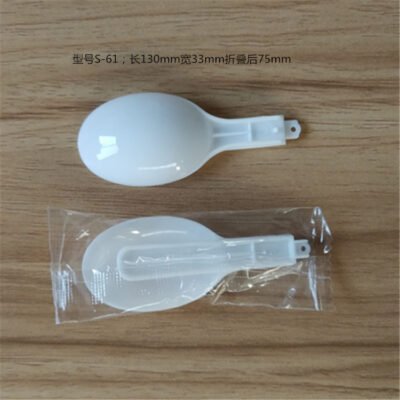 Plastic spoon