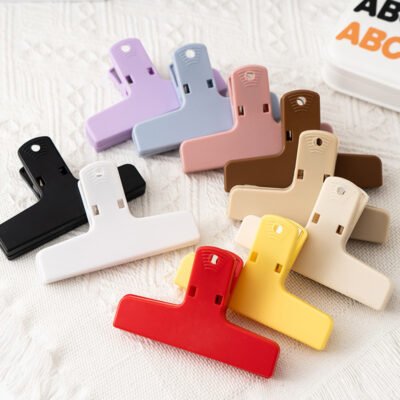 plastic clip